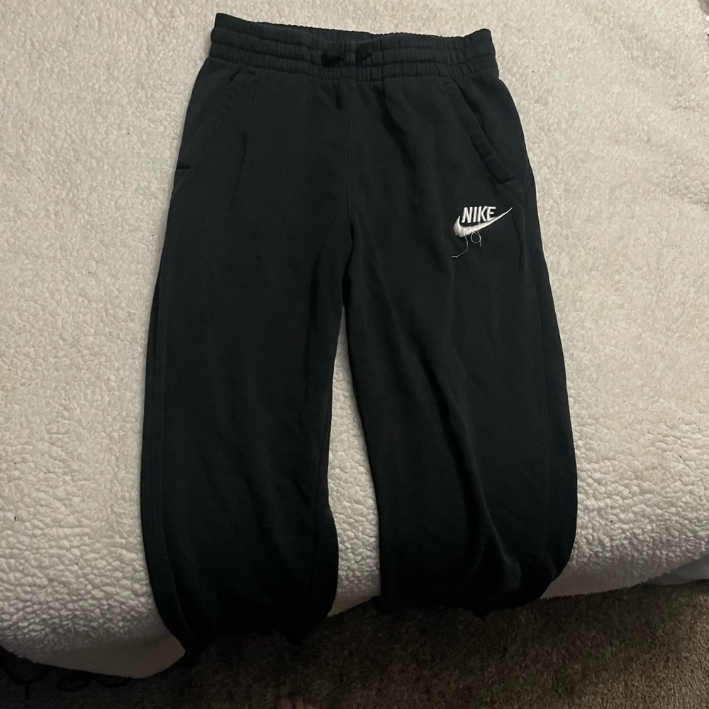 Size XL in boys Nike sweat pants